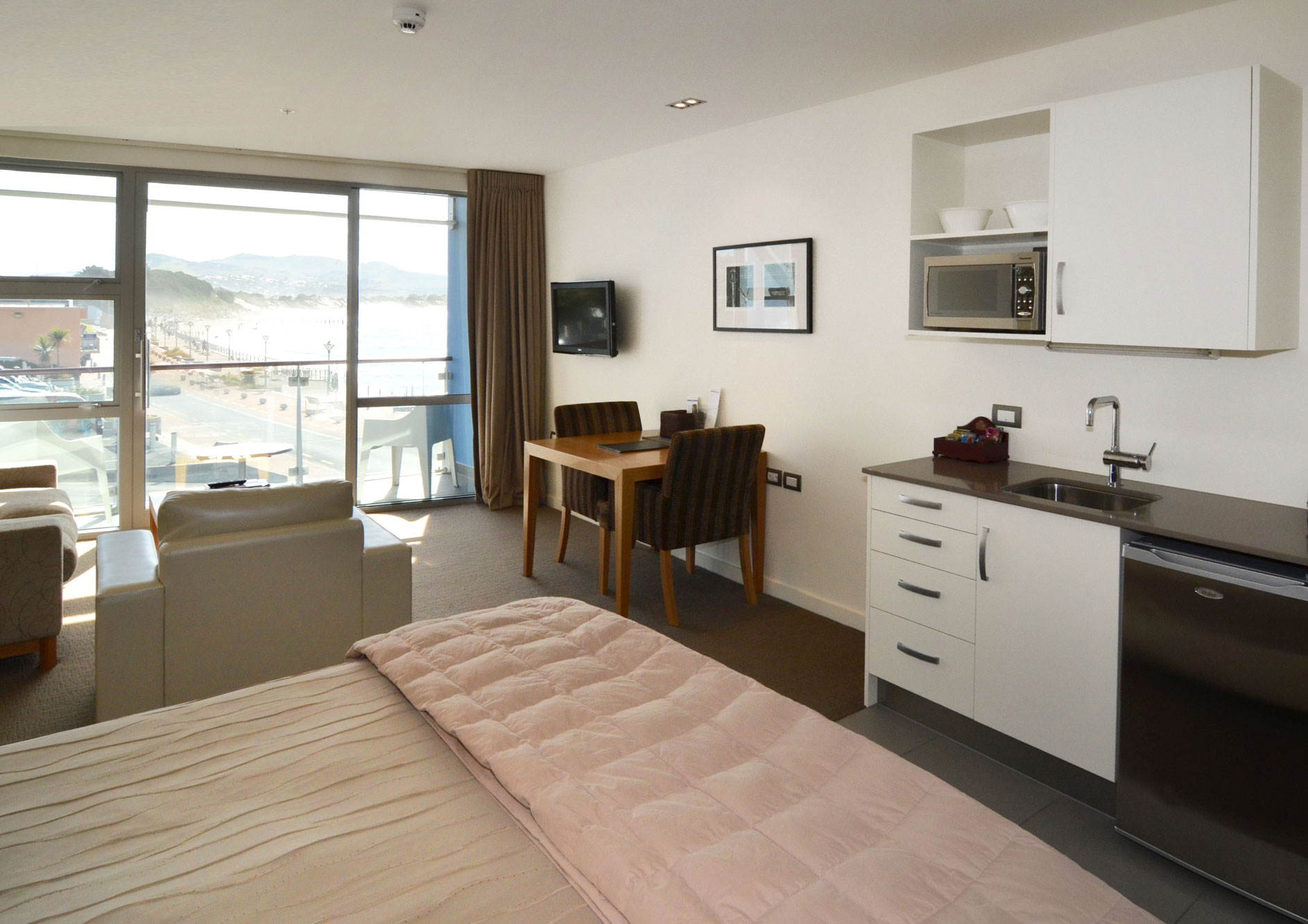 Premier-Studio-Suites-1-2